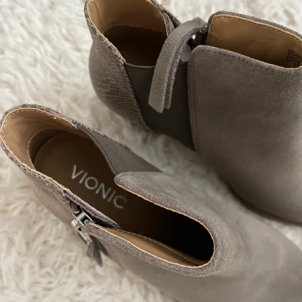 Vionic Anne booties - Picture 3 of 9